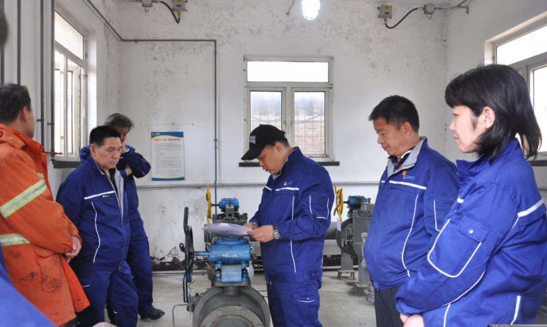 利用5月10日、11日2天时间,对服务区域内所有的木质结构屋顶房屋进行了“地毯式”的排查。